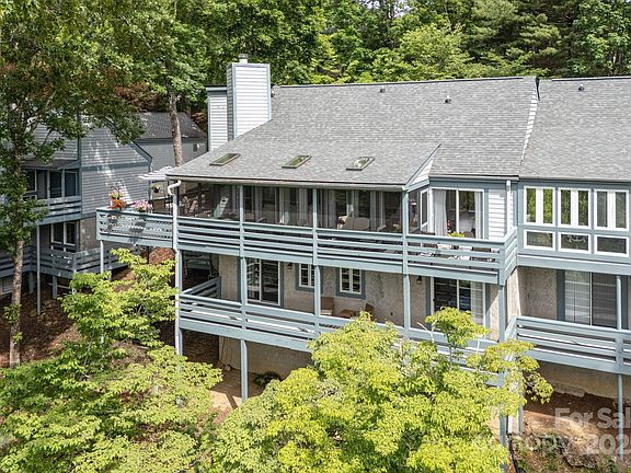 Flat Rock, North Carolina, 28731, United States, 3 Bedrooms Bedrooms, ,3 BathroomsBathrooms,Residential,Forsale,1985999