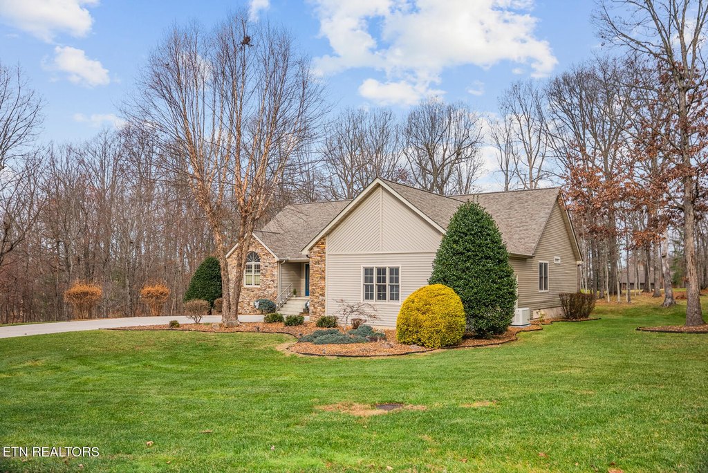 Crossville, Tennessee, 38558, United States, 3 Bedrooms Bedrooms, ,2 BathroomsBathrooms,Residential,Forsale,1953765