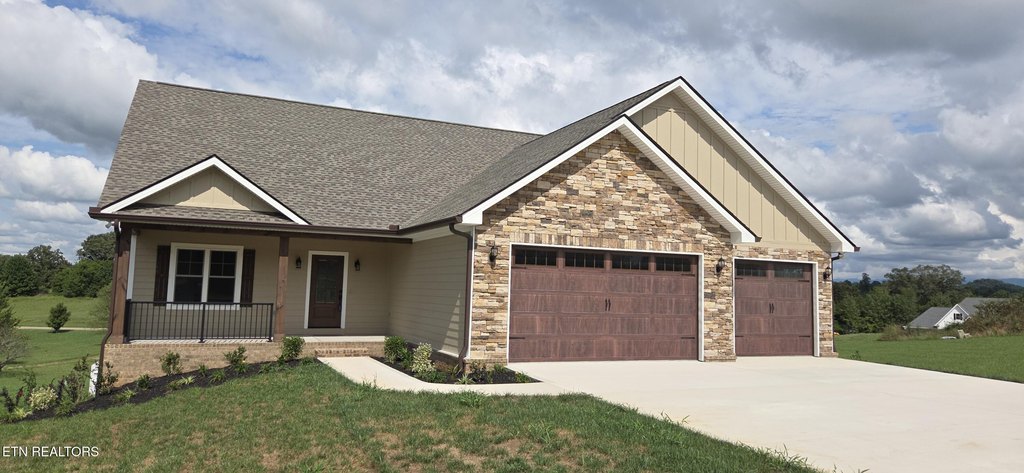 Madisonville, Tennessee, 37354, United States, 3 Bedrooms Bedrooms, ,3 BathroomsBathrooms,Residential,Forsale,1893807