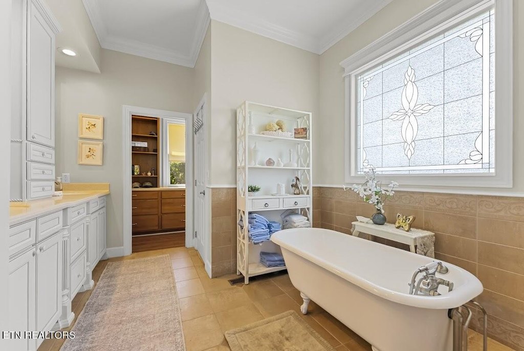 Pikeville, Tennessee, 37367, United States, 4 Bedrooms Bedrooms, ,3.5 BathroomsBathrooms,Residential,Forsale,1886011