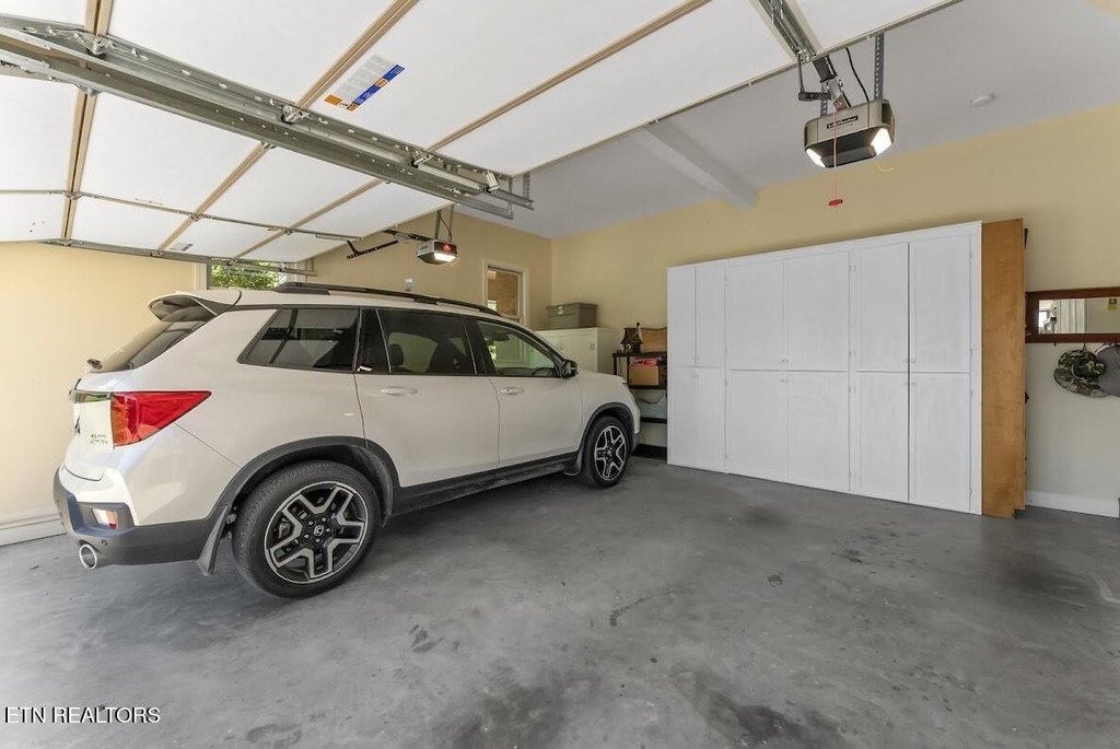 Pikeville, Tennessee, 37367, United States, 4 Bedrooms Bedrooms, ,3.5 BathroomsBathrooms,Residential,Forsale,1886011