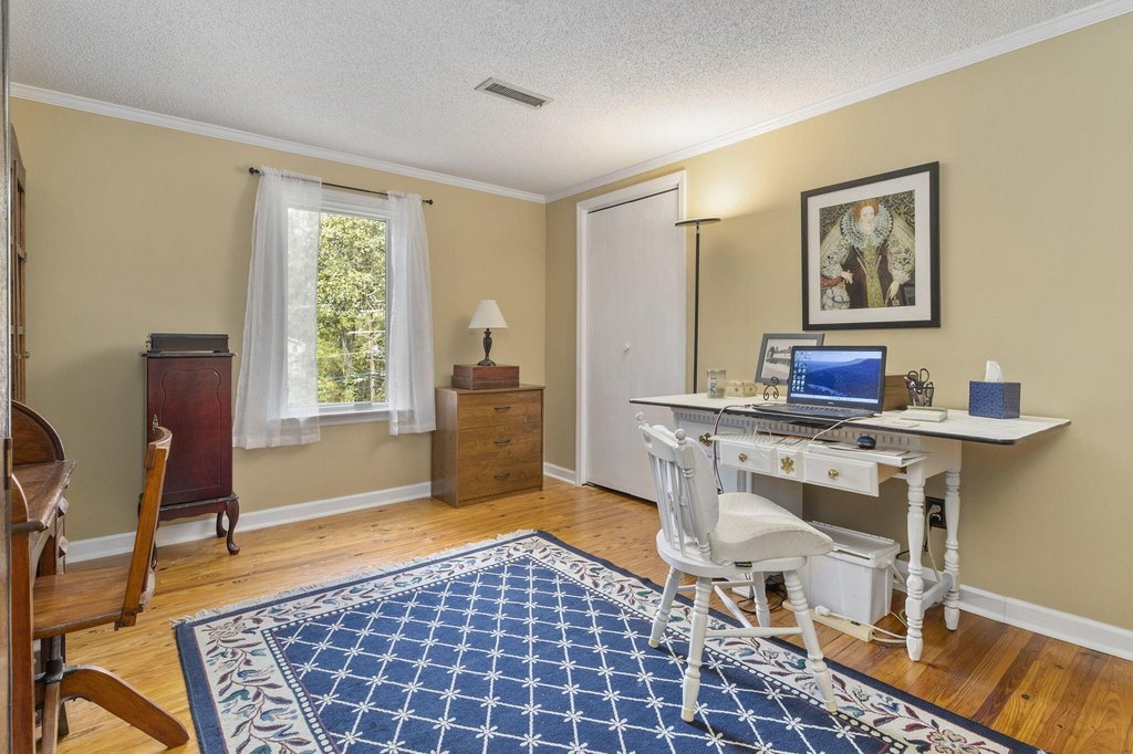 Signal Mountain, Tennessee, 37377, United States, 4 Bedrooms Bedrooms, ,2.5 BathroomsBathrooms,Residential,Forsale,2004666