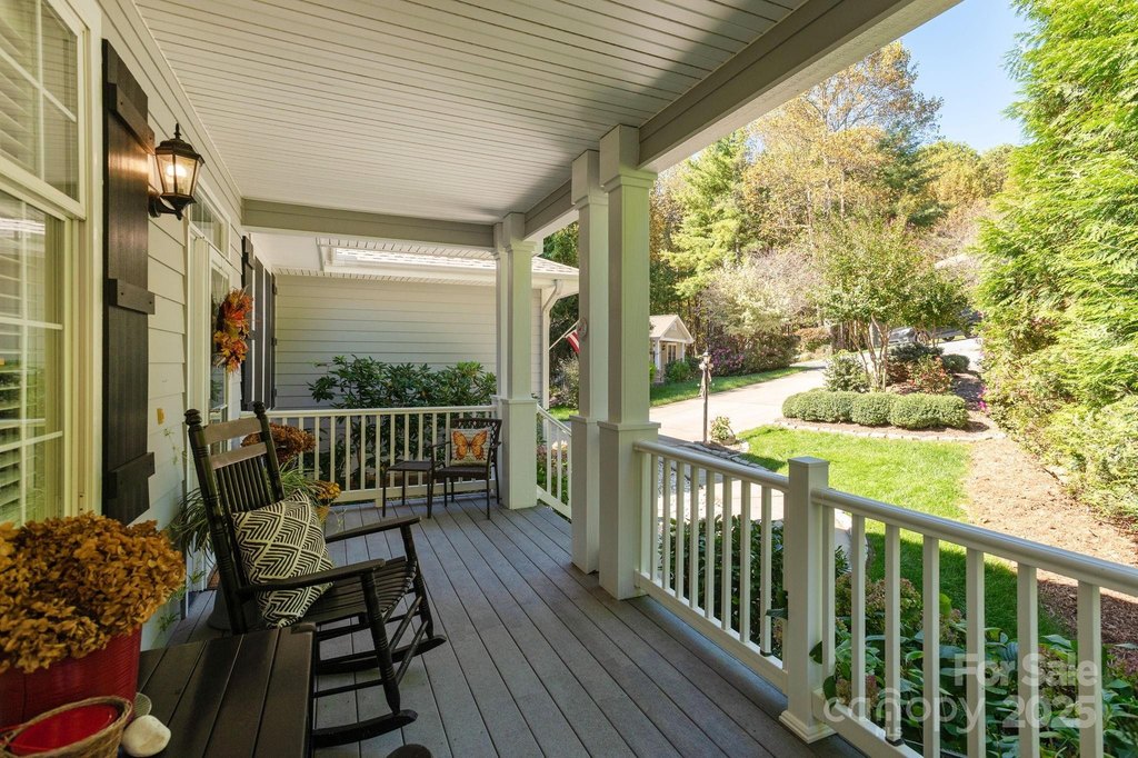 Flat Rock, North Carolina, 28731, United States, 3 Bedrooms Bedrooms, ,2.5 BathroomsBathrooms,Residential,Forsale,2004300