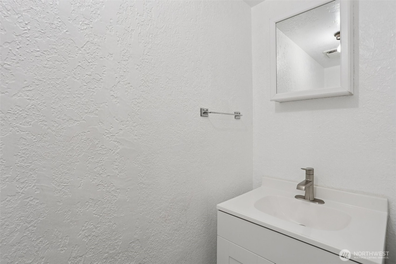 Granite Falls, Washington, 98252, United States, 3 Bedrooms Bedrooms, ,2 BathroomsBathrooms,Residential,Forsale,1990715