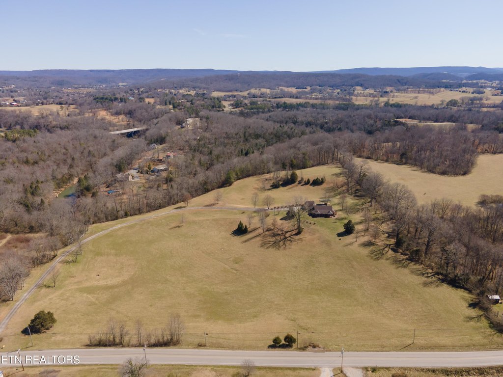 Sparta, Tennessee, 38583, United States, 6 Bedrooms Bedrooms, ,3 BathroomsBathrooms,Residential,Forsale,1885999