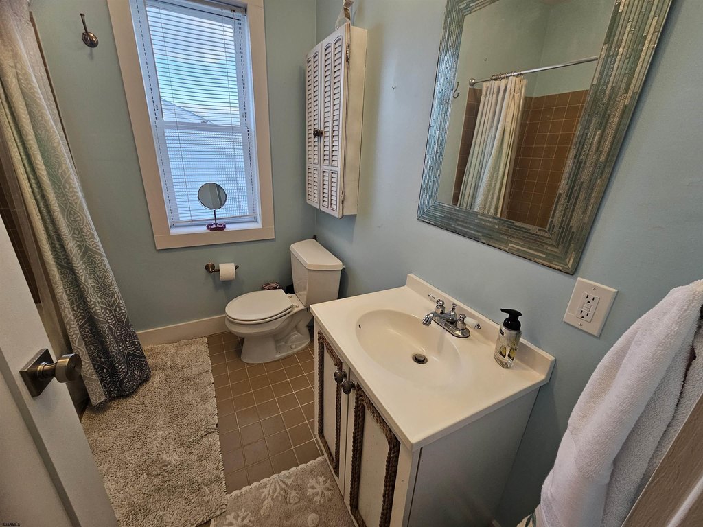 Ventnor, New Jersey, 08406, United States, 6 Bedrooms Bedrooms, ,4 BathroomsBathrooms,Residential,Forsale,1994159