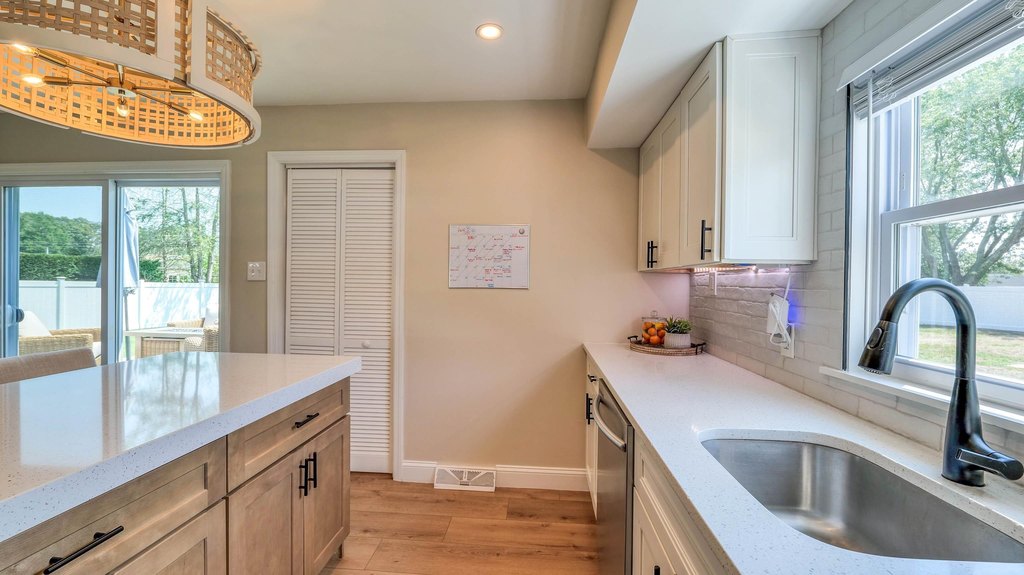 Somers Point, New Jersey, 08244, United States, 3 Bedrooms Bedrooms, ,2 BathroomsBathrooms,Residential,Forsale,2004609