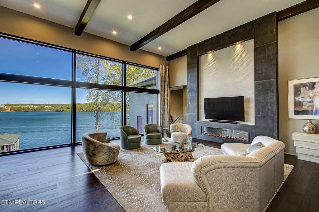 Loudon, Tennessee, 37774, United States, 5 Bedrooms Bedrooms, ,4.5 BathroomsBathrooms,Residential,Forsale,1999436