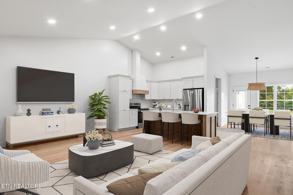 Clinton, Tennessee, 37716, United States, 3 Bedrooms Bedrooms, ,3 BathroomsBathrooms,Residential,Forsale,1999454