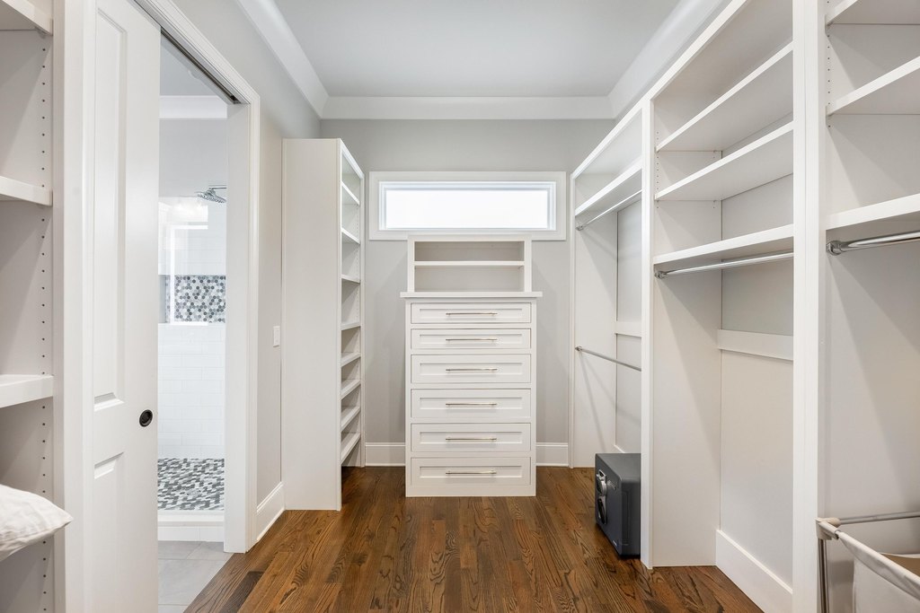 Chattanooga, Tennessee, 37405, United States, 5 Bedrooms Bedrooms, ,5 BathroomsBathrooms,Residential,Forsale,2009546