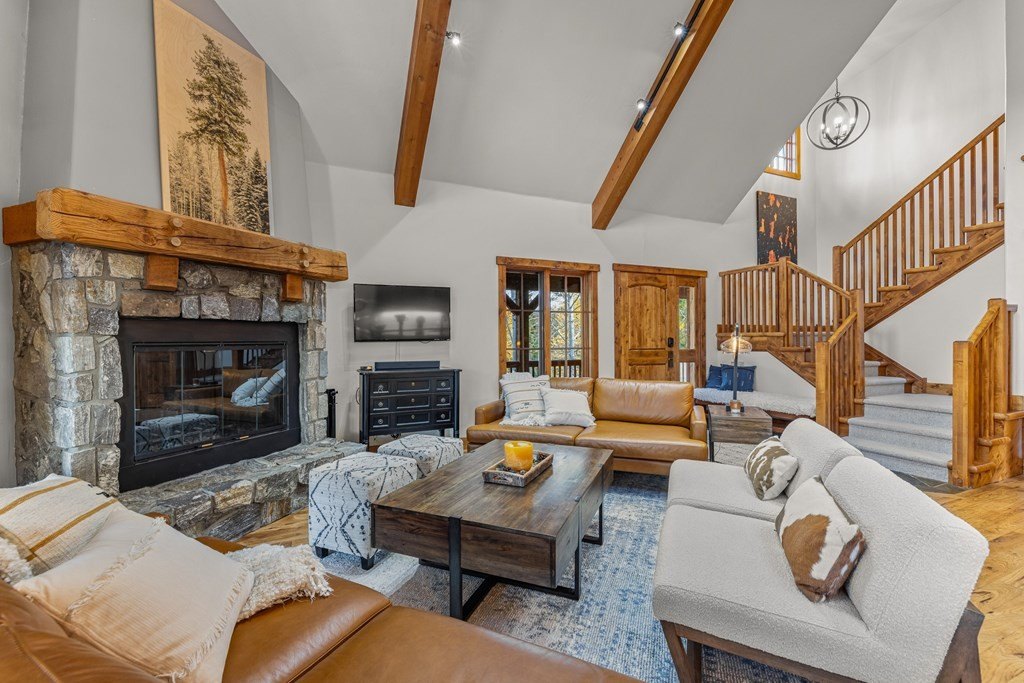 Donnelly, Idaho, 83615, United States, 4 Bedrooms Bedrooms, ,4 BathroomsBathrooms,Residential,Forsale,1996709