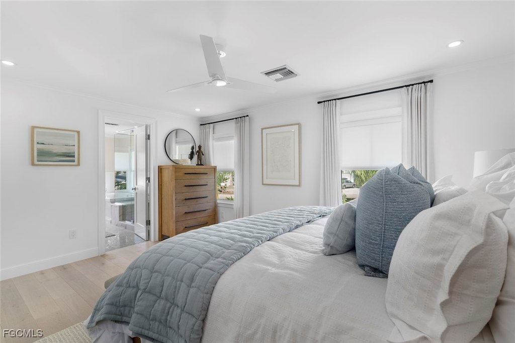 Sanibel, Florida, 33957, United States, 3 Bedrooms Bedrooms, ,2 BathroomsBathrooms,Residential,Forsale,1998639