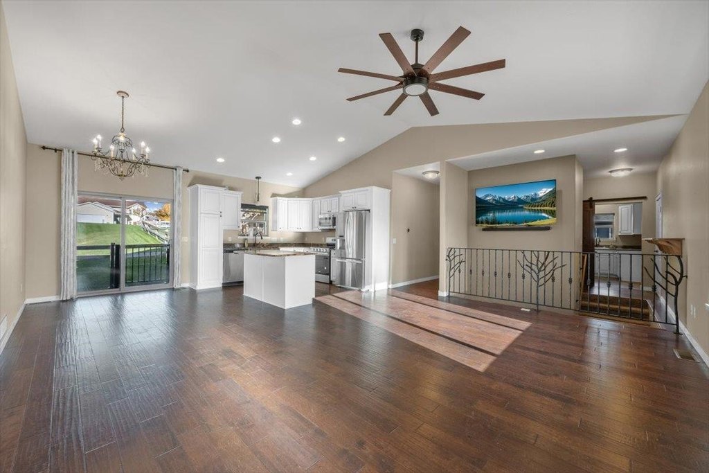 Spearfish, South Dakota, 57783, United States, 6 Bedrooms Bedrooms, ,3 BathroomsBathrooms,Residential,Forsale,2004331