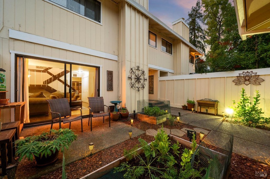 Santa Rosa, California, 95405, United States, 4 Bedrooms Bedrooms, ,2.5 BathroomsBathrooms,Residential,Forsale,2004741