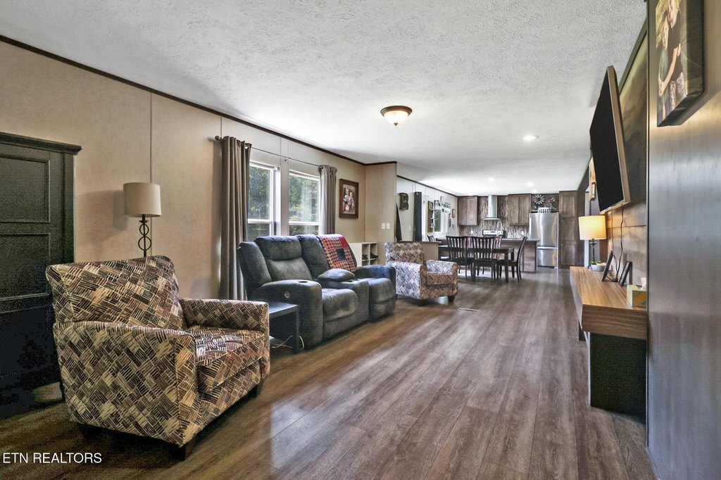 Crossville, Tennessee, 38571, United States, 4 Bedrooms Bedrooms, ,2 BathroomsBathrooms,Residential,Forsale,1996592