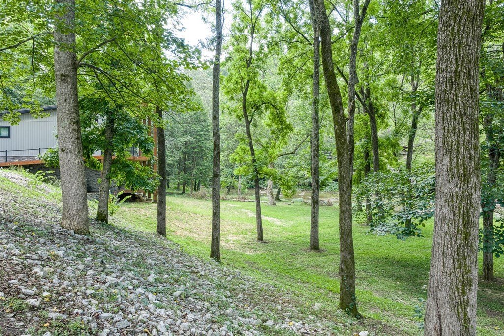 Byrdstown, Tennessee, 38549, United States, 3 Bedrooms Bedrooms, ,4 BathroomsBathrooms,Residential,Forsale,1929851