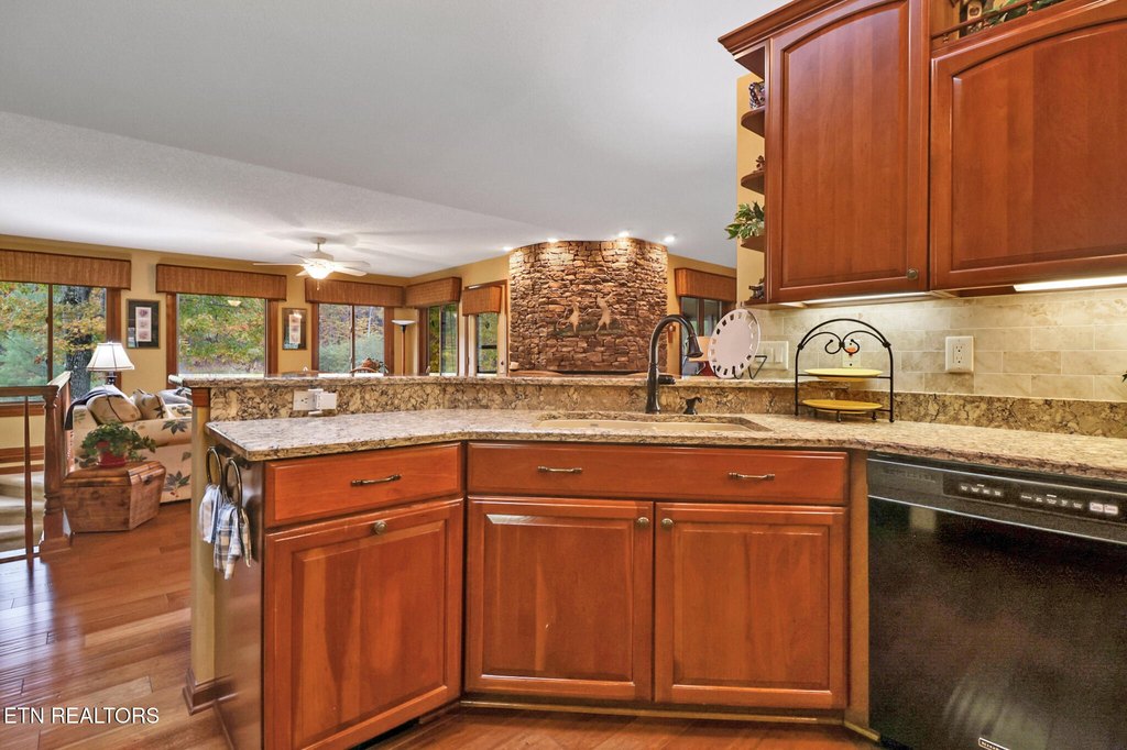 Fairfield Glade, Tennessee, 38558, United States, 3 Bedrooms Bedrooms, ,3 BathroomsBathrooms,Residential,Forsale,1996599