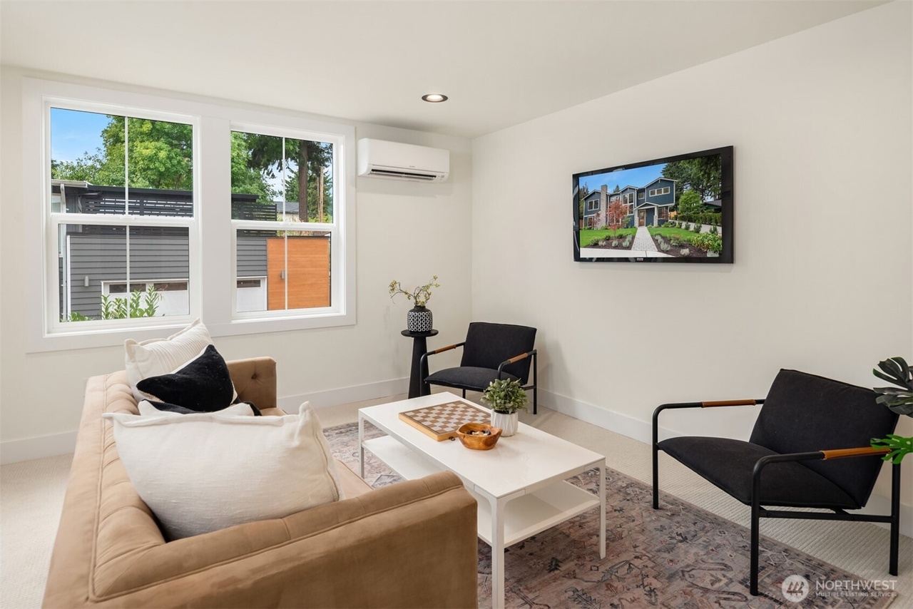 Kirkland, Washington, 98033, United States, 5 Bedrooms Bedrooms, ,4 BathroomsBathrooms,Residential,Forsale,1990717