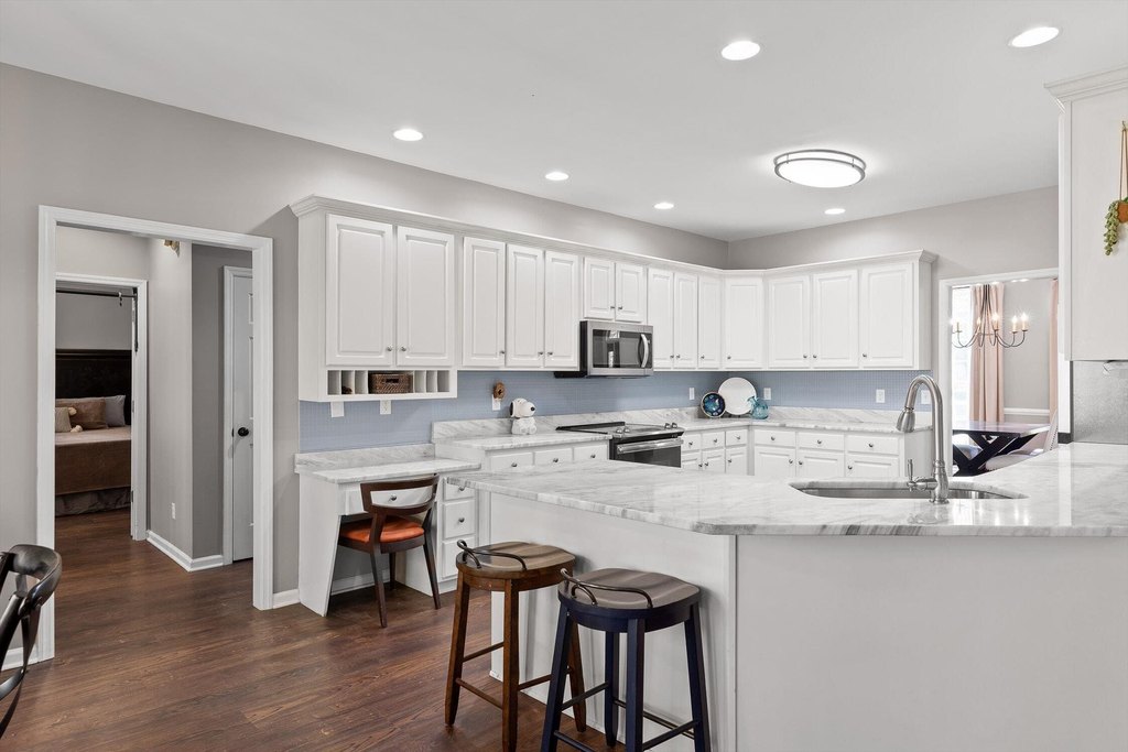 Signal Mountain, Tennessee, 37377, United States, 5 Bedrooms Bedrooms, ,3 BathroomsBathrooms,Residential,Forsale,2004663