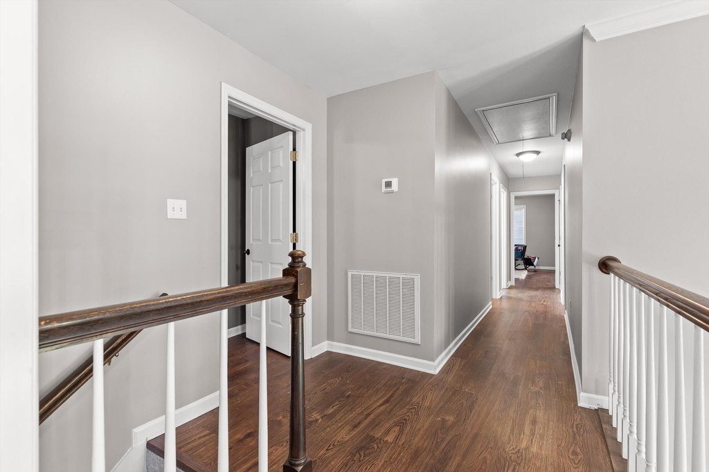 Signal Mountain, Tennessee, 37377, United States, 5 Bedrooms Bedrooms, ,3 BathroomsBathrooms,Residential,Forsale,2004663