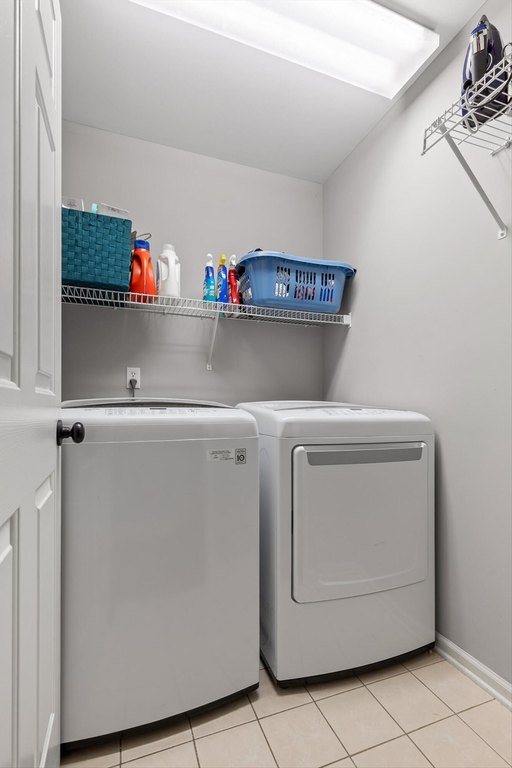 Signal Mountain, Tennessee, 37377, United States, 5 Bedrooms Bedrooms, ,3 BathroomsBathrooms,Residential,Forsale,2004663