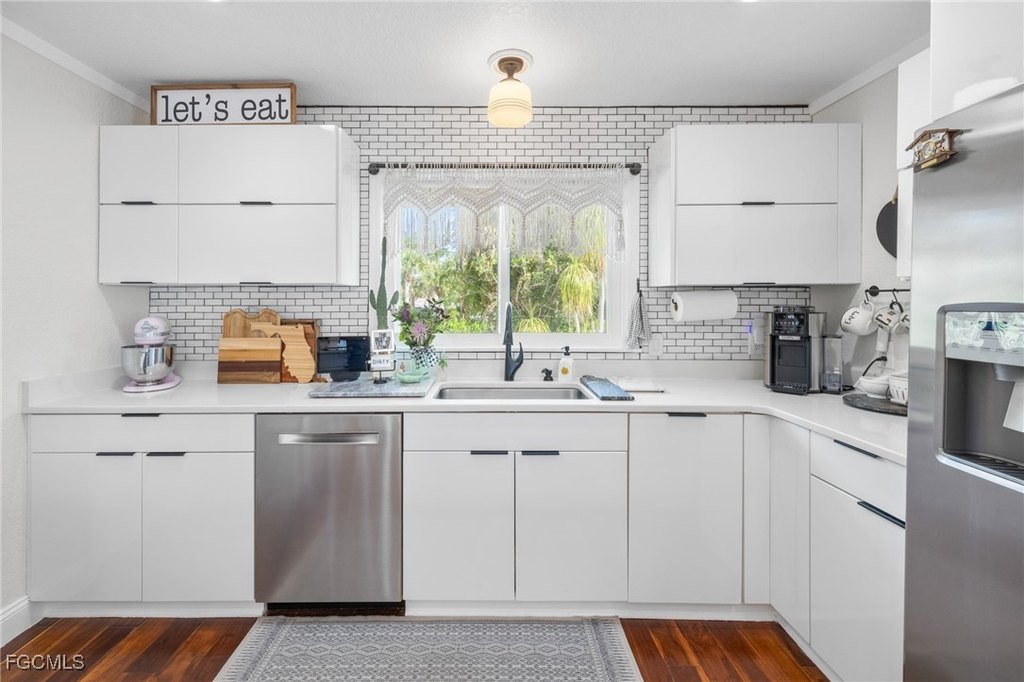 Sanibel, Florida, 33957, United States, 3 Bedrooms Bedrooms, ,2 BathroomsBathrooms,Residential,Forsale,1998641