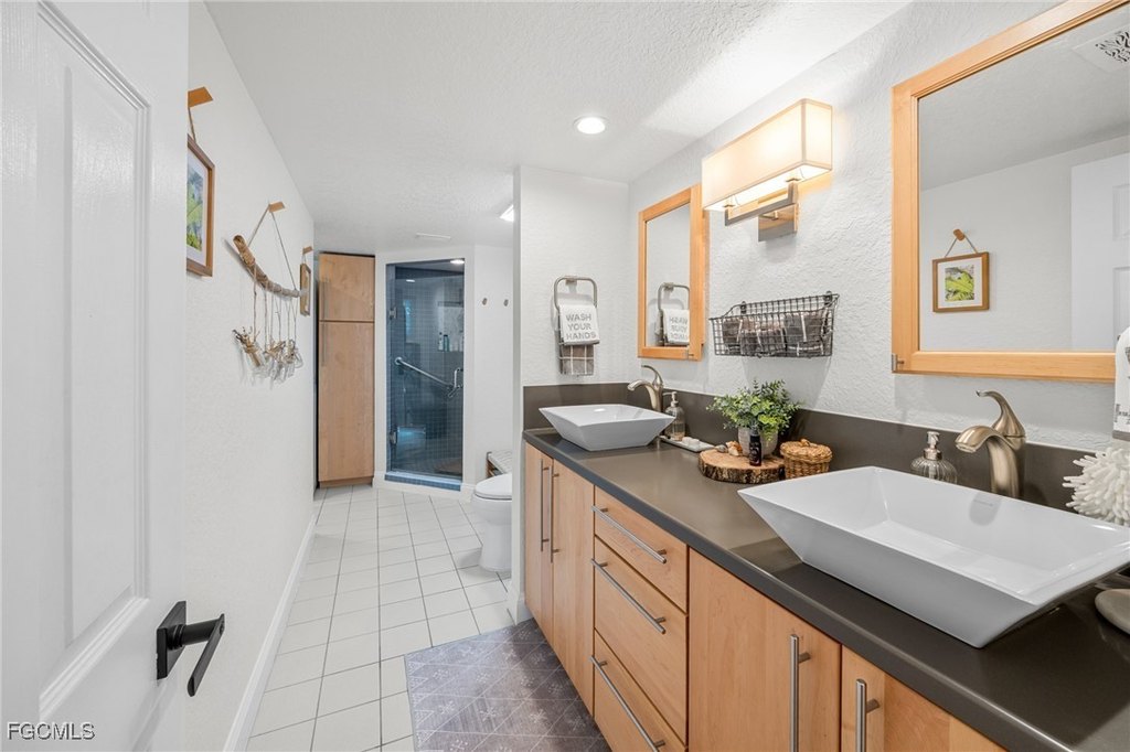 Sanibel, Florida, 33957, United States, 3 Bedrooms Bedrooms, ,2 BathroomsBathrooms,Residential,Forsale,1998641