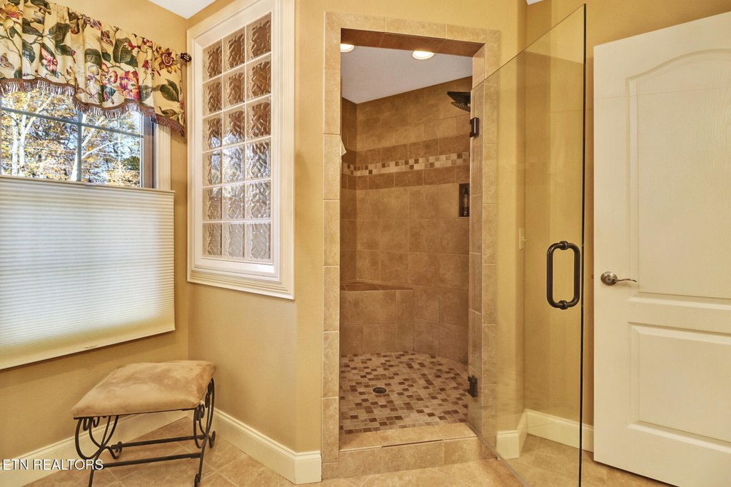 Crossville, Tennessee, 38558, United States, 3 Bedrooms Bedrooms, ,2 BathroomsBathrooms,Residential,Forsale,1996594