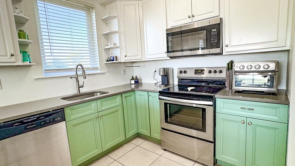 St. George Island, Florida, 32328, United States, 4 Bedrooms Bedrooms, ,4.5 BathroomsBathrooms,Residential,Forsale,1968191