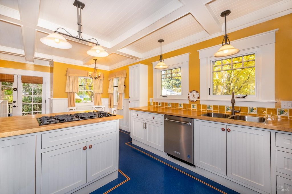 Santa Rosa, California, 95404, United States, 4 Bedrooms Bedrooms, ,2 BathroomsBathrooms,Residential,Forsale,2004737