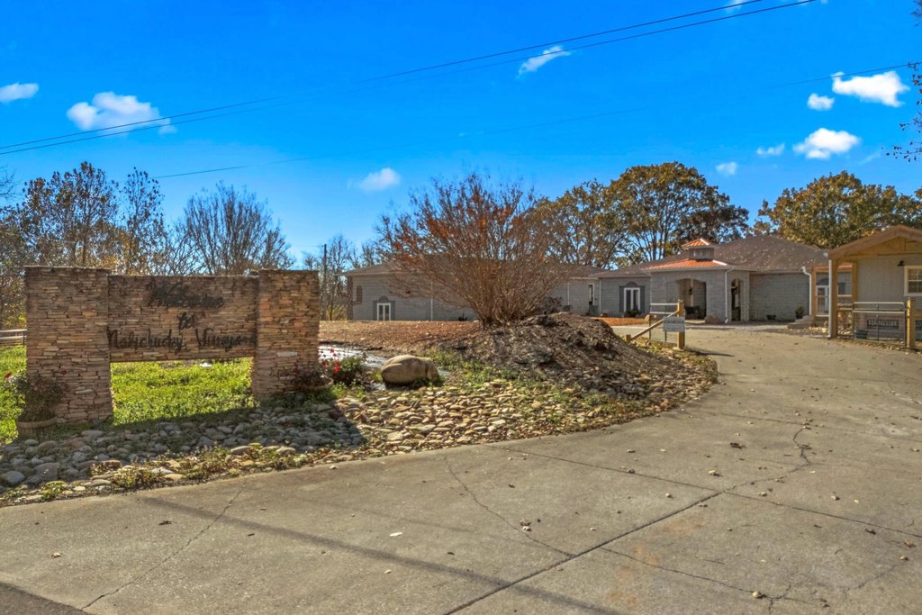 Russellville, Tennessee, 37860, United States, 5 Bedrooms Bedrooms, ,5.5 BathroomsBathrooms,Residential,Forsale,2002622