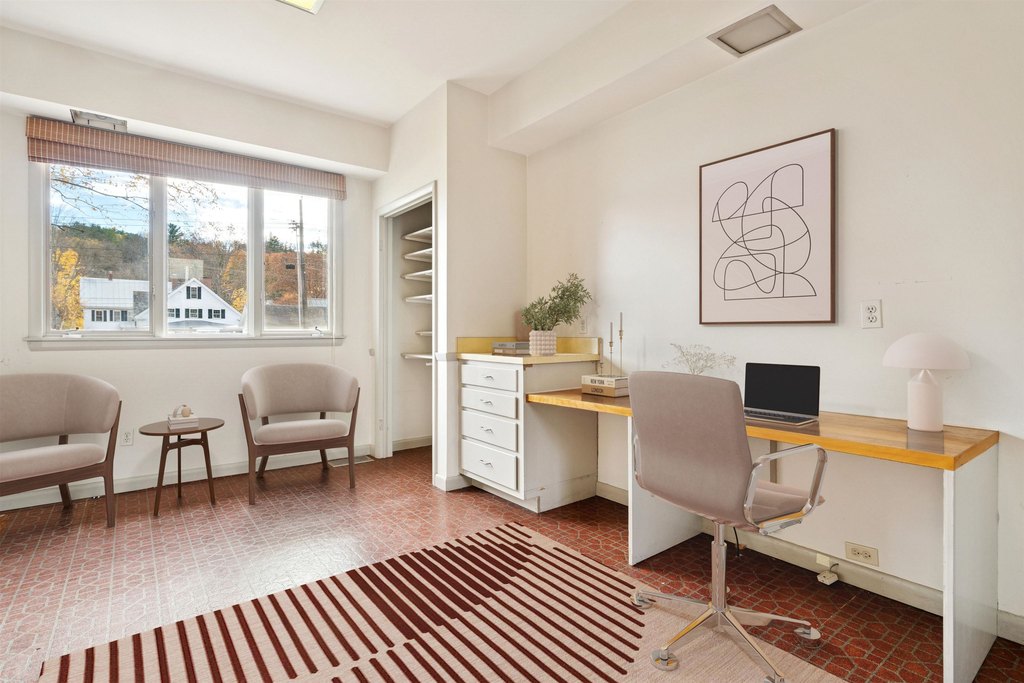 Woodstock, Vermont, 05091, United States, 2 Bedrooms Bedrooms, ,3.5 BathroomsBathrooms,Residential,Forsale,1999507