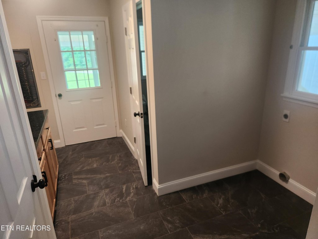 Crossville, Tennessee, 38572, United States, 3 Bedrooms Bedrooms, ,2.5 BathroomsBathrooms,Residential,Forsale,1952853