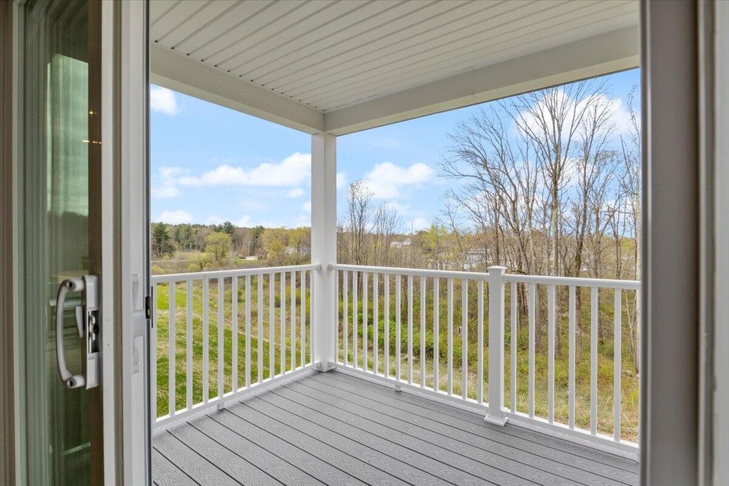 Kittery, Maine, 03904, United States, 2 Bedrooms Bedrooms, ,2 BathroomsBathrooms,Residential,Forsale,1893967