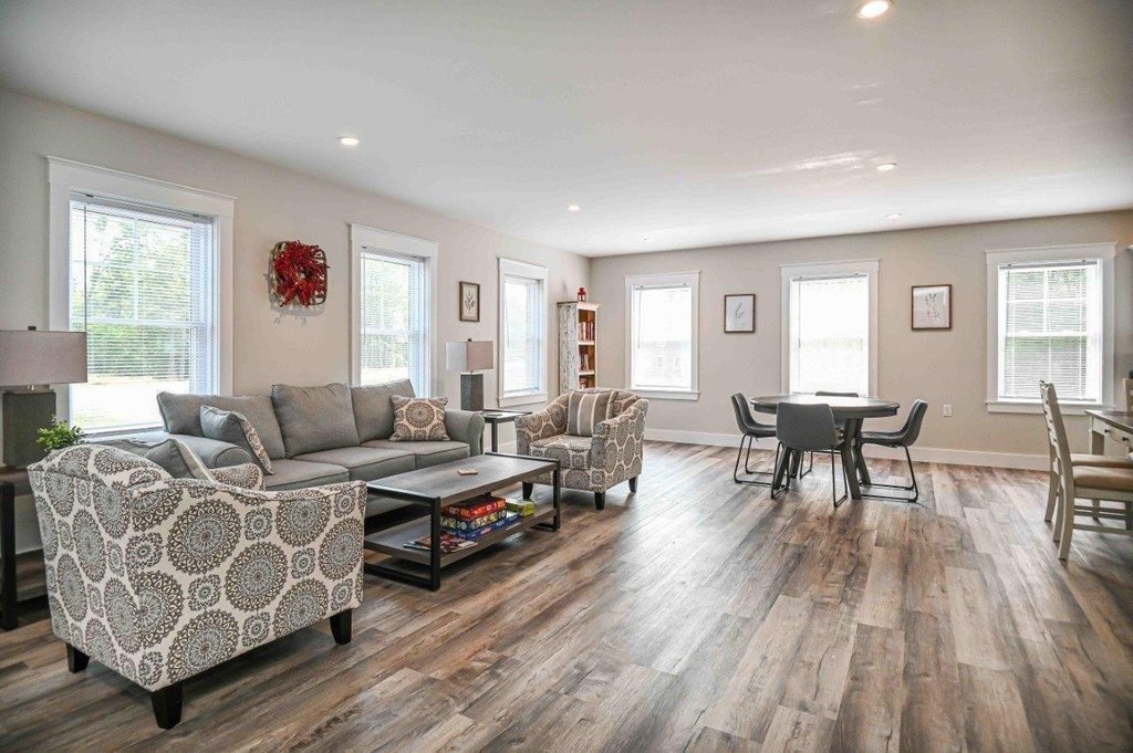 Wells, Maine, 04090, United States, 2 Bedrooms Bedrooms, ,2.5 BathroomsBathrooms,Residential,Forsale,2004710