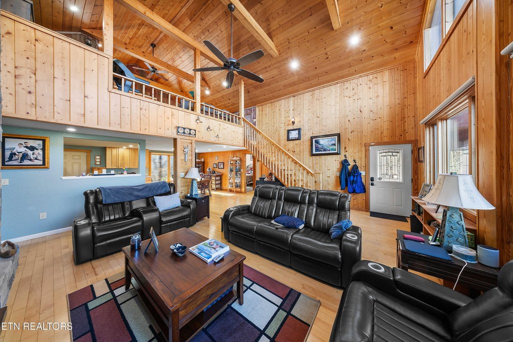 Cosby, Tennessee, 37722, United States, 2 Bedrooms Bedrooms, ,3 BathroomsBathrooms,Residential,Forsale,1999440