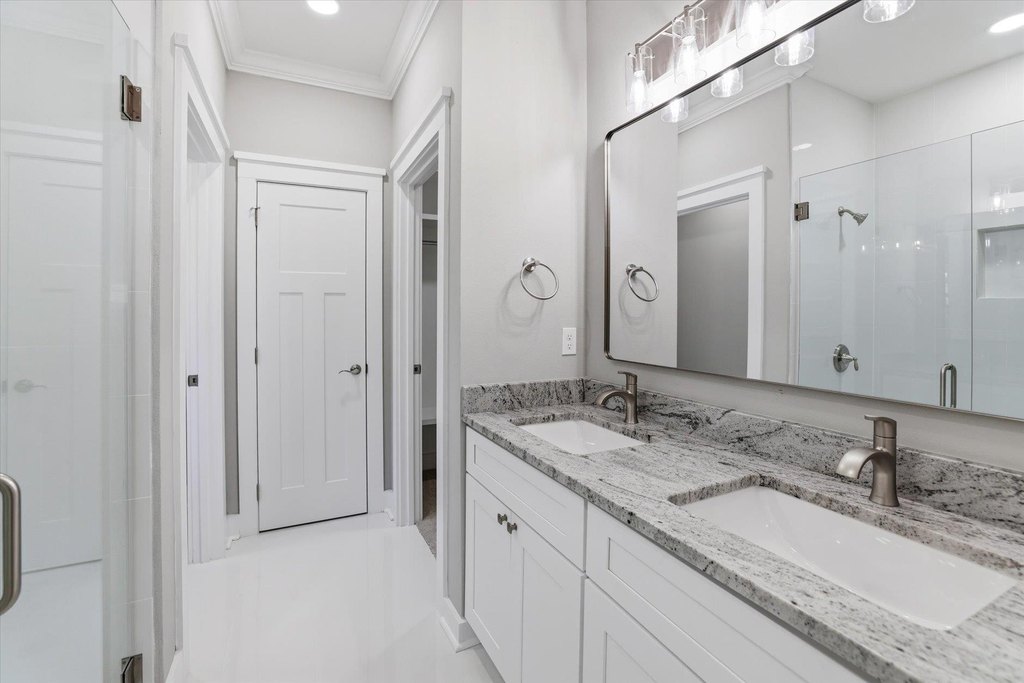 Tallahassee, Florida, 32312, United States, 5 Bedrooms Bedrooms, ,3.5 BathroomsBathrooms,Residential,Forsale,1995099