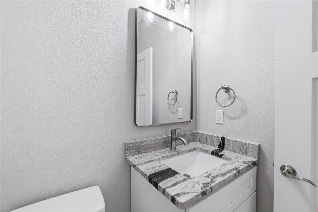 Tallahassee, Florida, 32312, United States, 5 Bedrooms Bedrooms, ,3.5 BathroomsBathrooms,Residential,Forsale,1995099