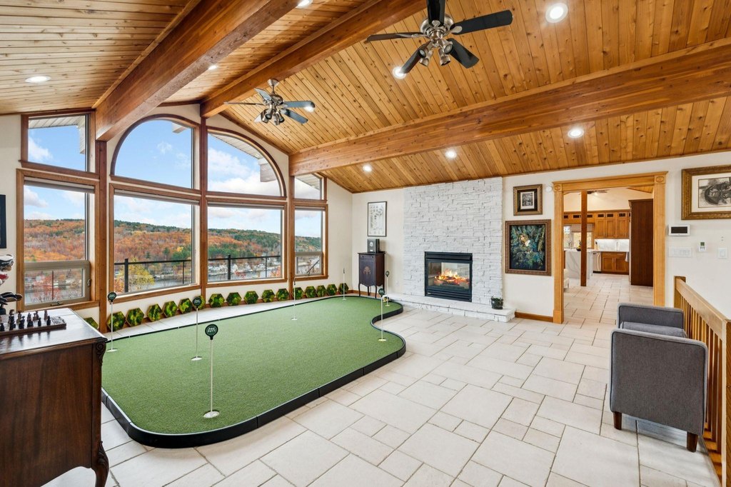 Alton, New Hampshire, 03810, United States, 3 Bedrooms Bedrooms, ,3.5 BathroomsBathrooms,Residential,Forsale,2004704