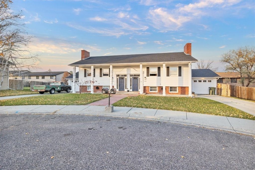 Billings, Montana, 59105, United States, 6 Bedrooms Bedrooms, ,4 BathroomsBathrooms,Residential,Forsale,2004458