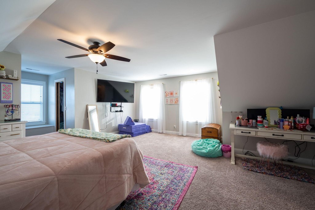 Harrison, Tennessee, 37341, United States, 4 Bedrooms Bedrooms, ,2.5 BathroomsBathrooms,Residential,Forsale,2004674