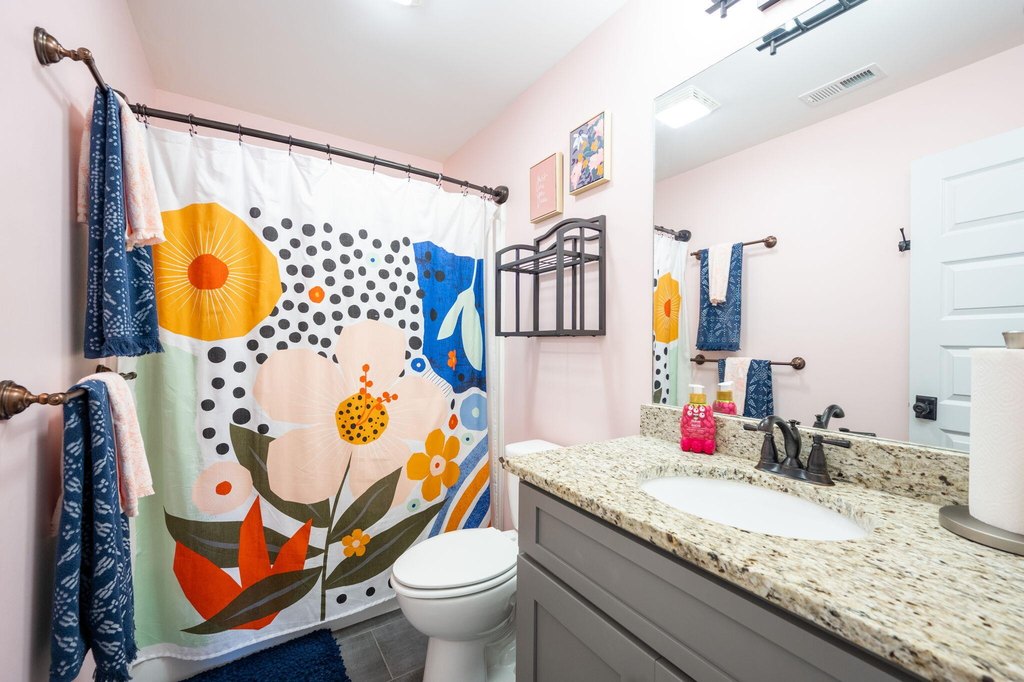 Harrison, Tennessee, 37341, United States, 4 Bedrooms Bedrooms, ,2.5 BathroomsBathrooms,Residential,Forsale,2004674