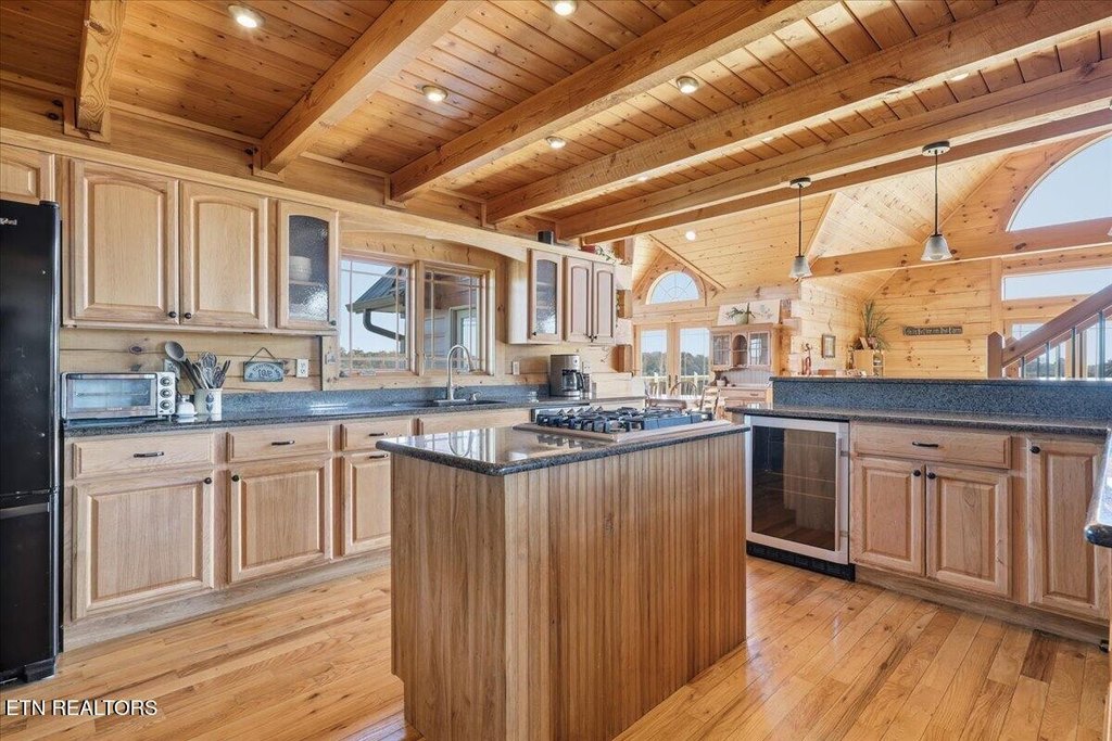 Greenback, Tennessee, 37742, United States, 3 Bedrooms Bedrooms, ,3.5 BathroomsBathrooms,Residential,Forsale,1999449