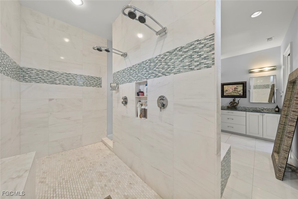 Sanibel, Florida, 33957, United States, 5 Bedrooms Bedrooms, ,4.5 BathroomsBathrooms,Residential,Forsale,1998638