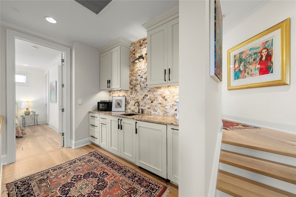 Sanibel, Florida, 33957, United States, 5 Bedrooms Bedrooms, ,4.5 BathroomsBathrooms,Residential,Forsale,1998638