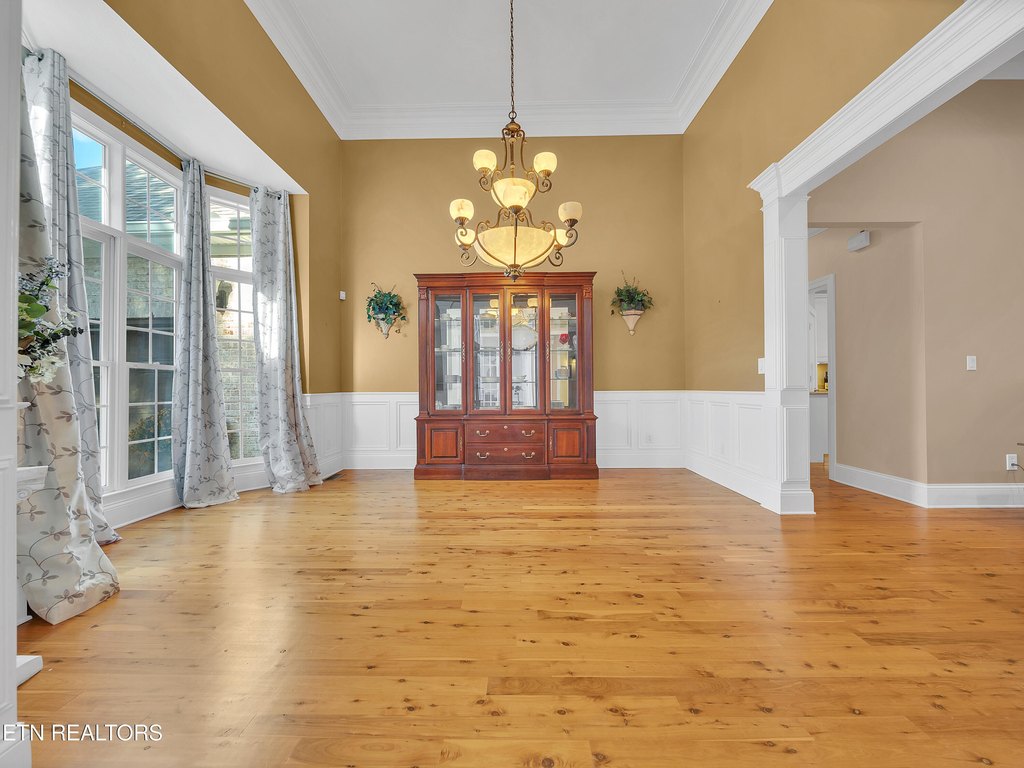 Lenoir City, Tennessee, 37772, United States, 5 Bedrooms Bedrooms, ,4.5 BathroomsBathrooms,Residential,Forsale,1999466