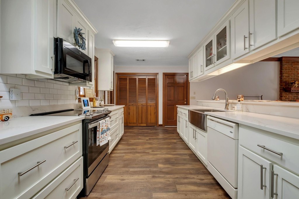 Tallahassee, Florida, 32312, United States, 3 Bedrooms Bedrooms, ,2.5 BathroomsBathrooms,Residential,Forsale,2004637