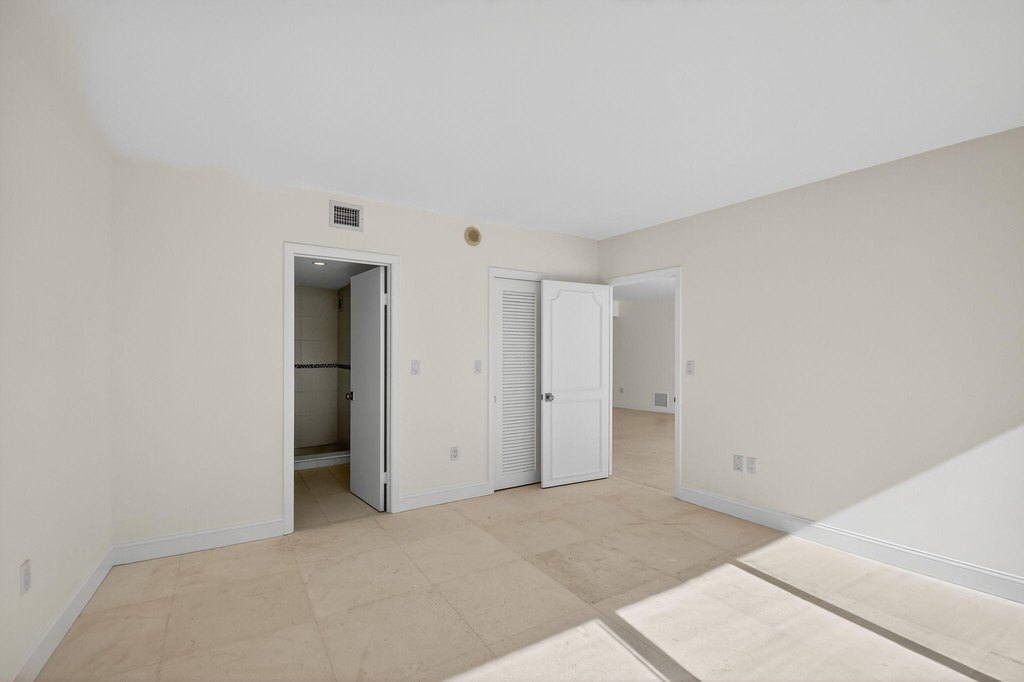 Palm Beach, Florida, 33480, United States, 2 Bedrooms Bedrooms, ,2 BathroomsBathrooms,Residential,Forsale,2010659