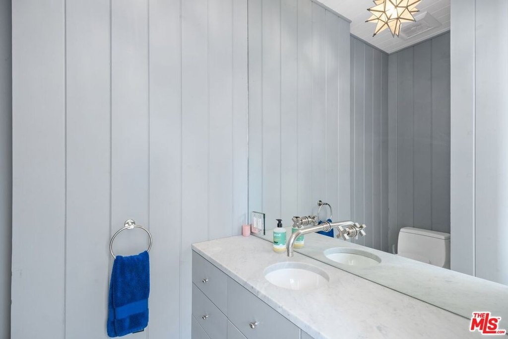 Malibu, California, 90265, United States, 3 Bedrooms Bedrooms, ,2.5 BathroomsBathrooms,Residential,Forsale,2009632