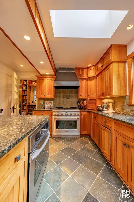 Lake Placid, New York, 12946, United States, 10 Bedrooms Bedrooms, ,7.5 BathroomsBathrooms,Residential,Forsale,1999413